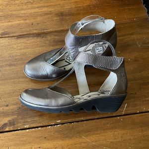 Fly London Metallic gold Leather Mary Jane Wedge Shoes Womens Size 38